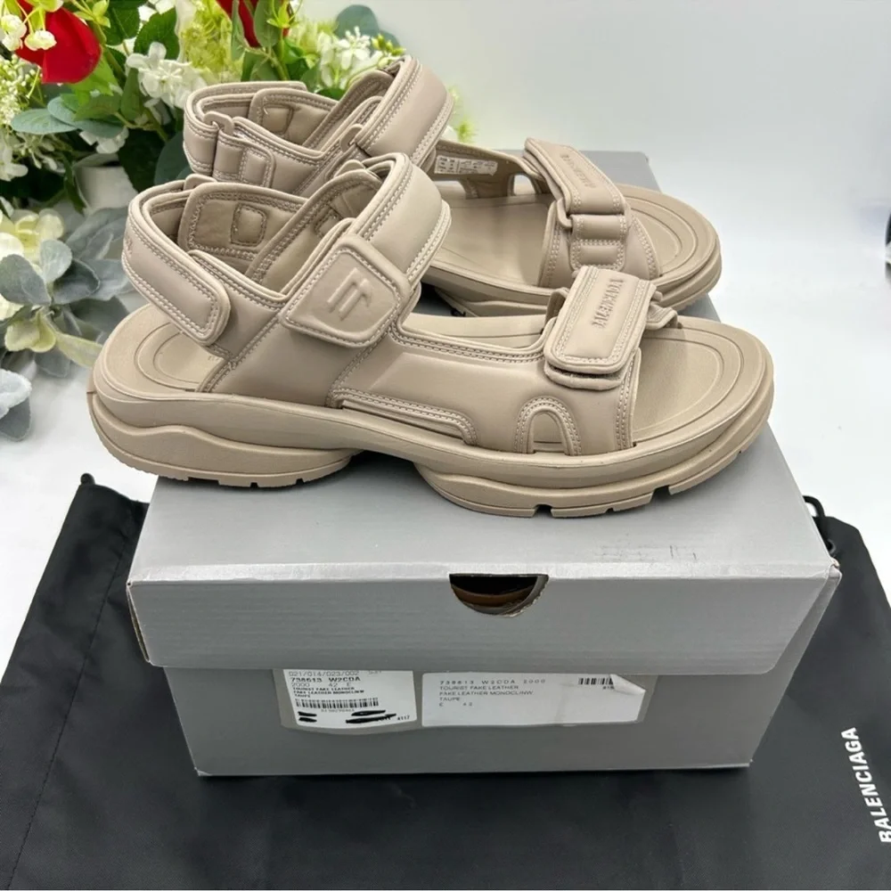 Men’s Balenciaga, Taurus sandals size 9 beige